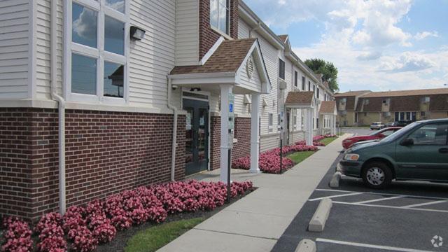 Building Photo - Tamarack Station Apartments