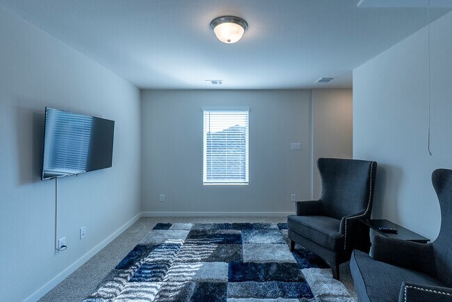 Building Photo - 223 Shore Pointe Ct