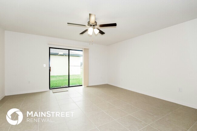 Foto del edificio - 6519 Baikal Pl