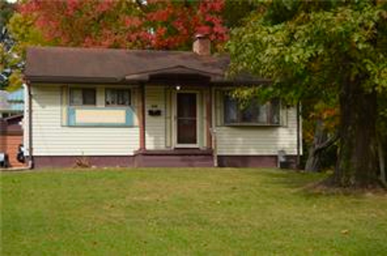 Foto principal - 2 bedroom single family home ready now