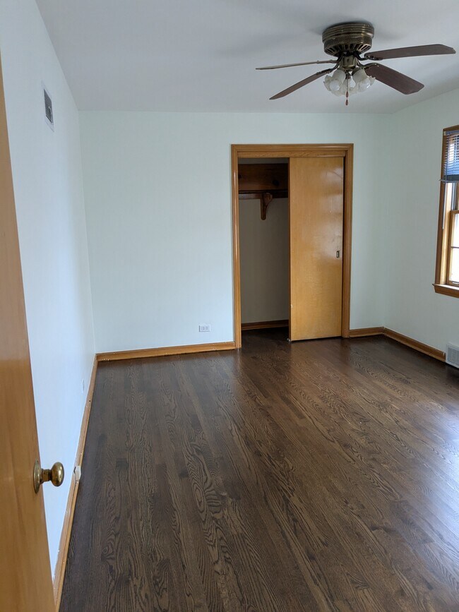 Foto del edificio - 2345 N Rutherford Ave