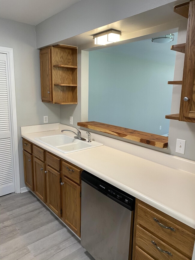 Foto del edificio - 200 Autumn Dr