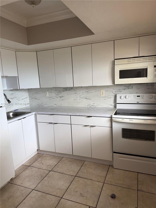 Building Photo - 5150 W 12th Ave