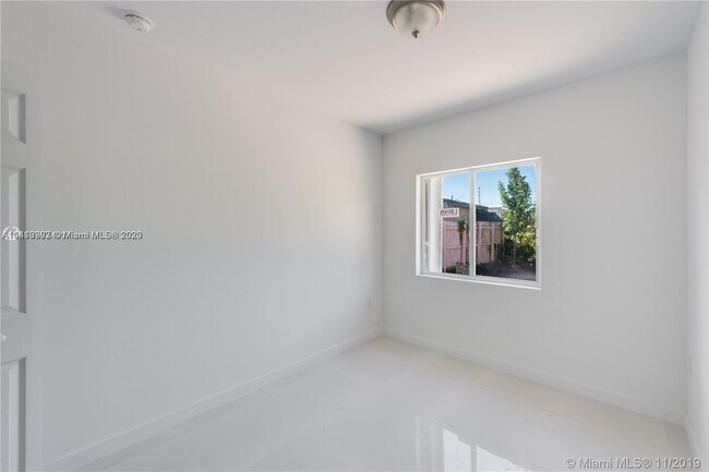 Building Photo - 2218 NW 66th St