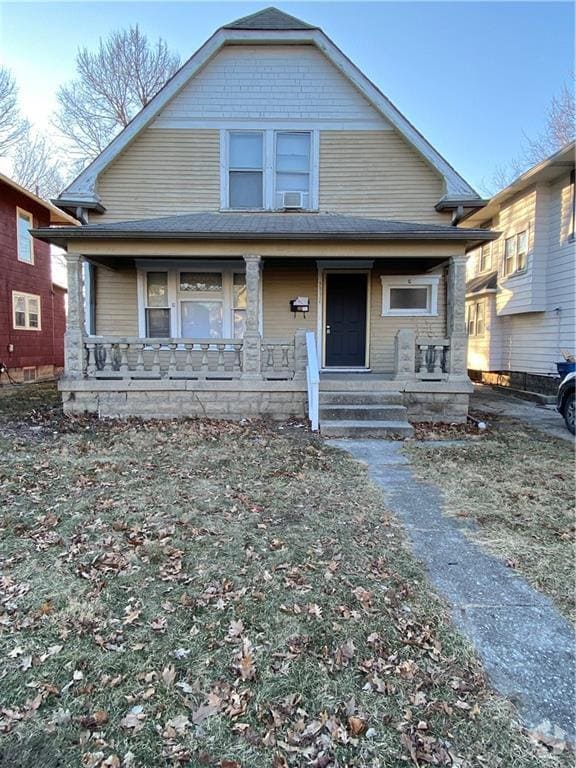 Columbia Place Apartments for Rent with Hardwood Floors Indianapolis