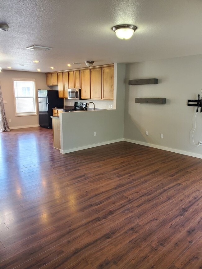 Building Photo - Charming Eagle Mountain Home