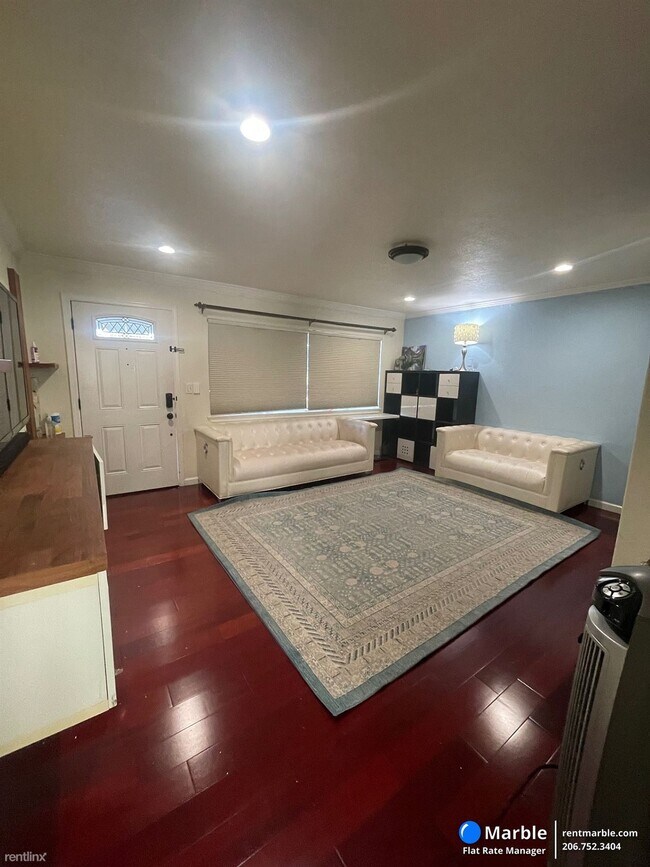 Building Photo - 3 br, 2 bath House - 351 Bartlett Ave