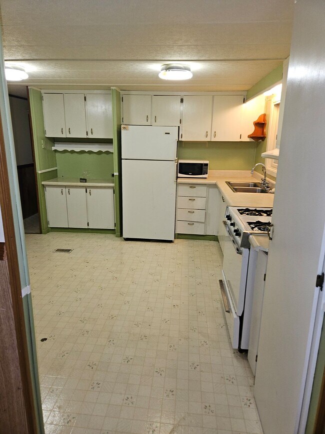 Building Photo - 32259 Co Rd 143