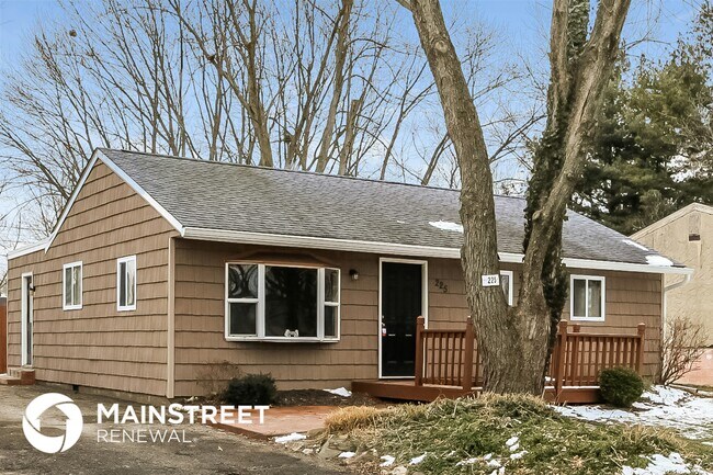 Foto del edificio - 225 Gladys Rd