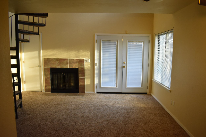 Primary Photo - 11540 N May Ave