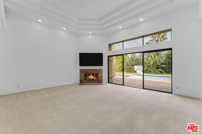 Building Photo - 3516 Malibu Country Dr