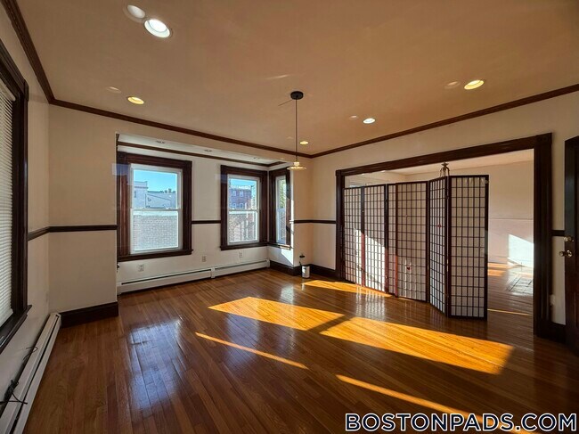 Foto del edificio - 547 Talbot Ave