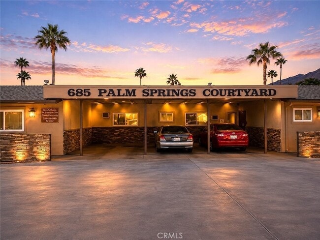 Building Photo - 685 E Vista Chino