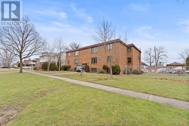 Building Photo - 1160 Howard Ave