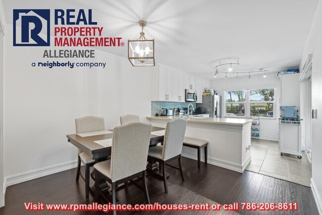 Stylish 2-Bedroom Townhome in Gated Boynto... - Stylish 2-Bedroom Townhome in Gated Boynto...