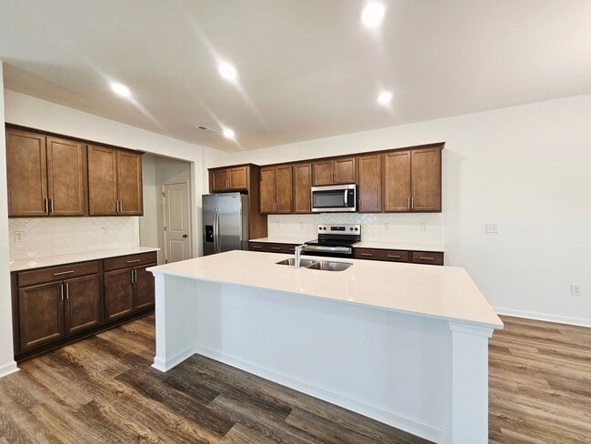 Foto del edificio - Gated Community with Amenities!