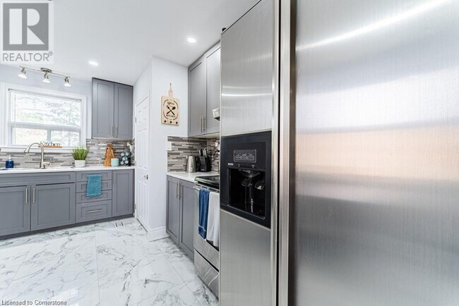 Photo du bâtiment - 73 W 3rd St