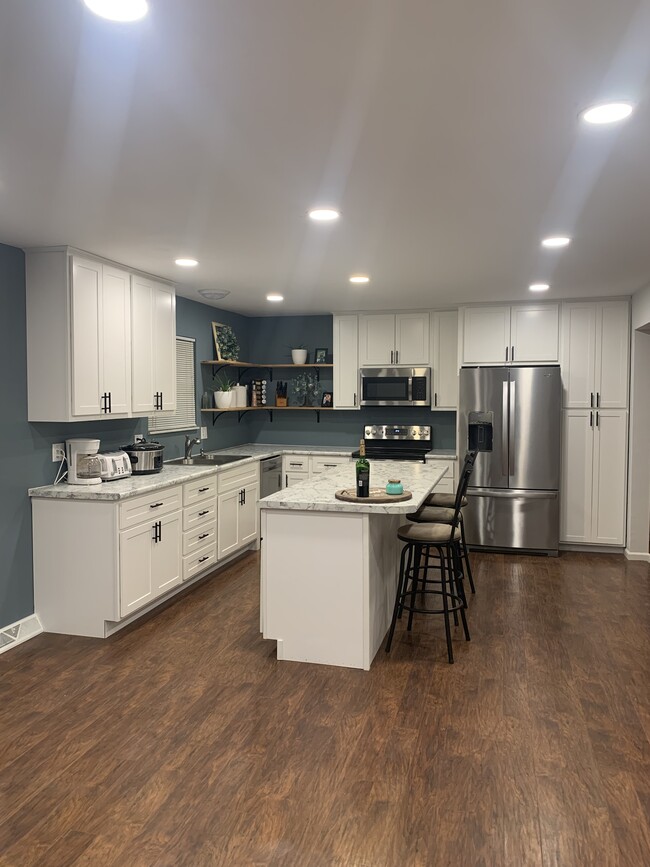 Building Photo - 3001 Mamelles Dr
