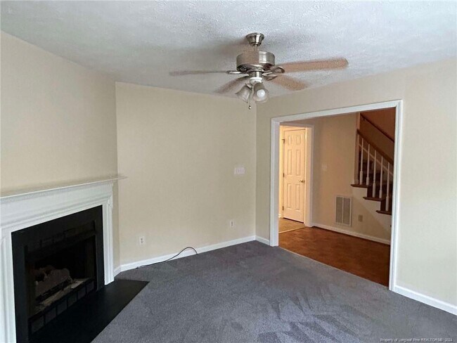 Foto del edificio - 112 Brett Ct