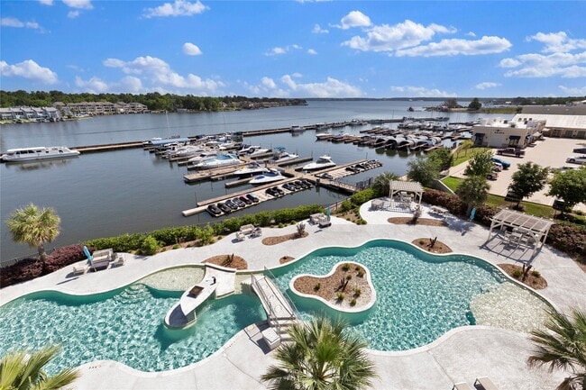 Building Photo - 15260 TX-105