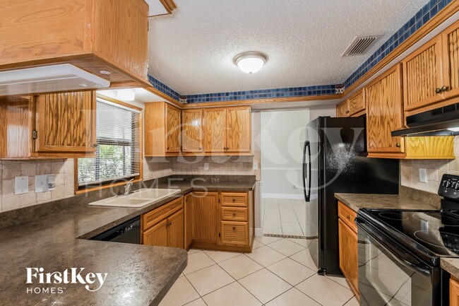 Foto del edificio - 17440 Lebanon Rd