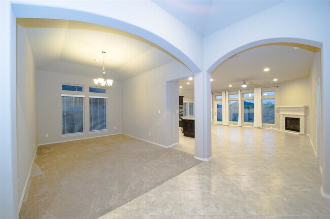 Foto del edificio - 29006 Crystal Rose Ln