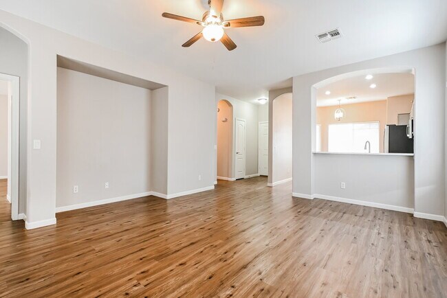 Building Photo - 8172 W Ross Ave