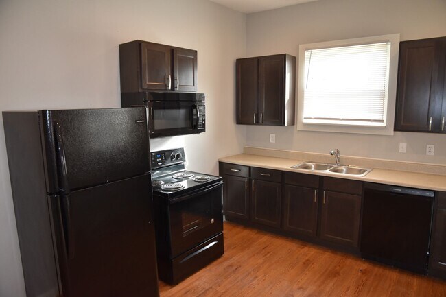 Foto del edificio - 350-352 E Hinman Avenue