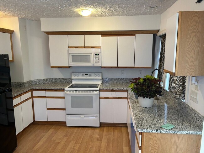 Foto del edificio - 4 Bedroom Single Family Home in Sandston