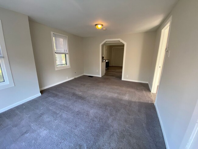Foto del edificio - COLERAIN - Adorable 2+ bed 1 bath ranch on...