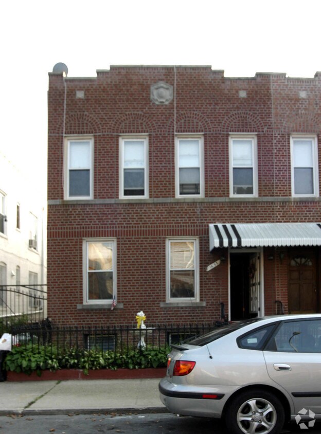 Primary Photo - 1652 74th St