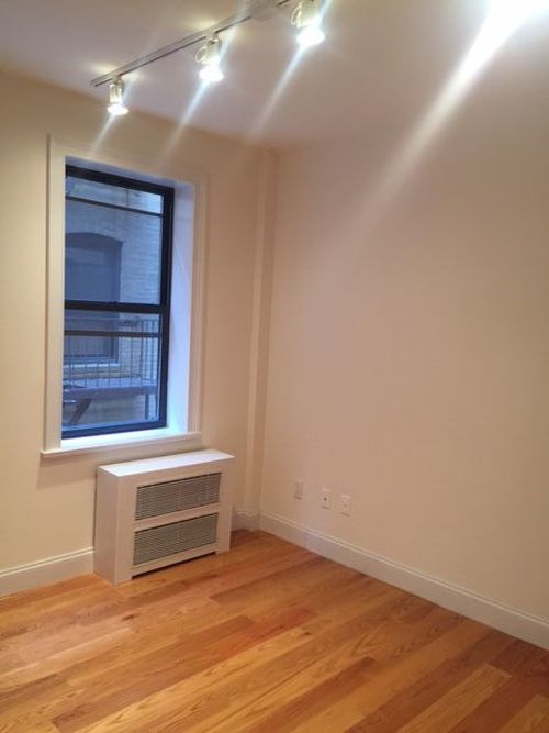 Foto del edificio - 360 E 50th St