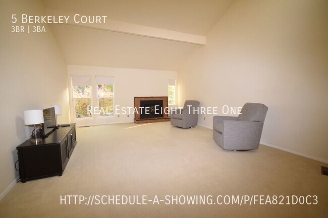Foto del edificio - Santa Cruz  3 bed / 2.5 bath close to down...