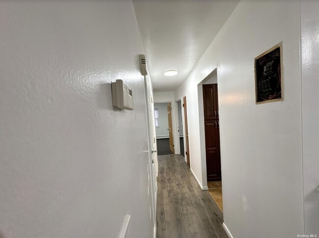 Building Photo - 94-31 46th Ave