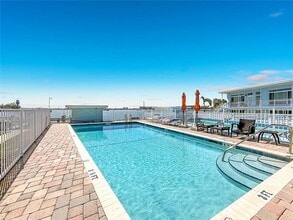 Building Photo - 1840 Shore Dr S