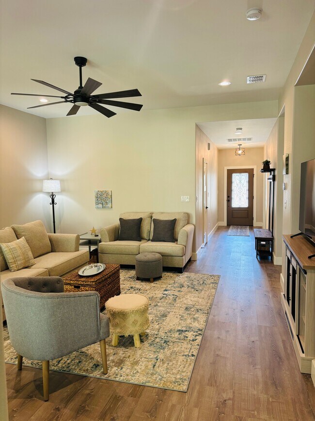 Foto del edificio - 1112 Norfolk Ln