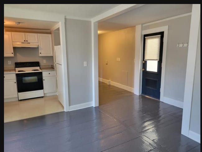 Building Photo - 4 S Main St