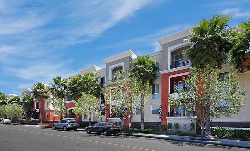 Foto principal - 102 N Lemon Ave.