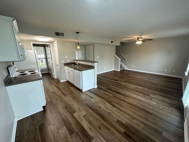 Building Photo - 2014 Stoney Meadow