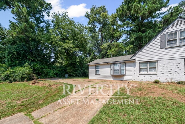 Building Photo - 3843 Blue Jay Rd