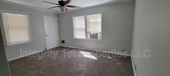 Building Photo - 4200 E 69th St