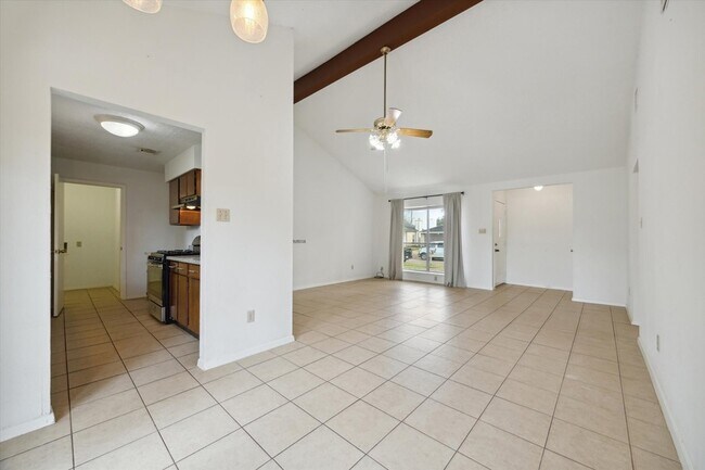 Foto del edificio - 2723 N Brompton Dr