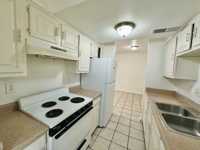 Building Photo - 3616 Kolendo Ct