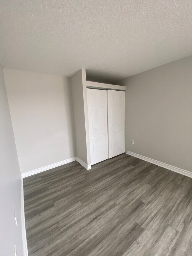 Photo du bâtiment - WELCOME TO THE SEACOAST TOWER - ONE BEDROOM APARTMENT AVAILABLE