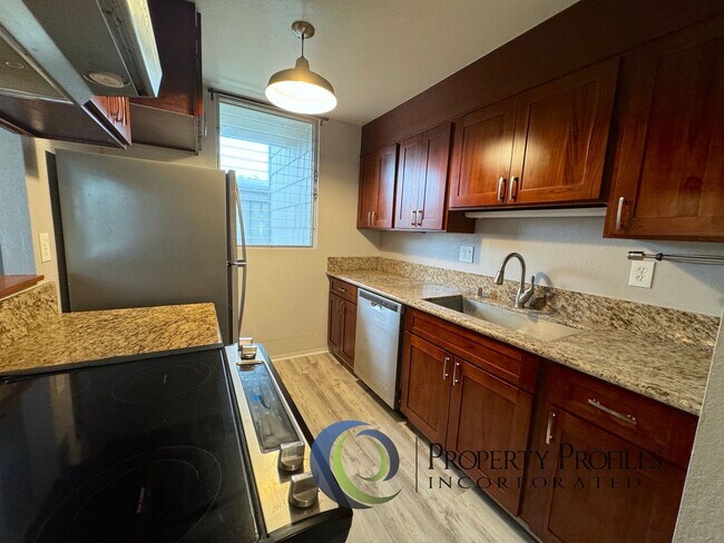 Foto del edificio - Spacious 3 Bdrm 2.5 Bath Mililani Townhouse