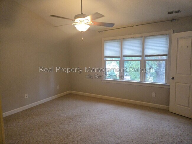 Foto del edificio - 1647 Claiborne Ct