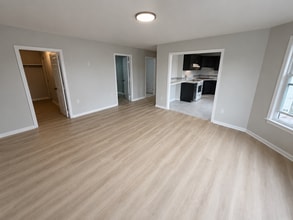 Building Photo - 351 Montaup St