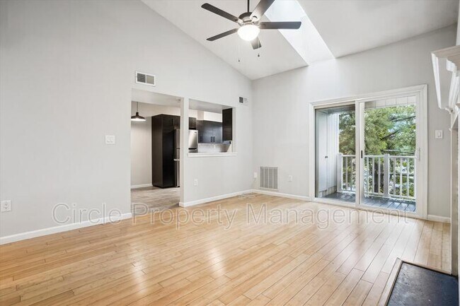 Building Photo - 2754 Bordeaux Pl
