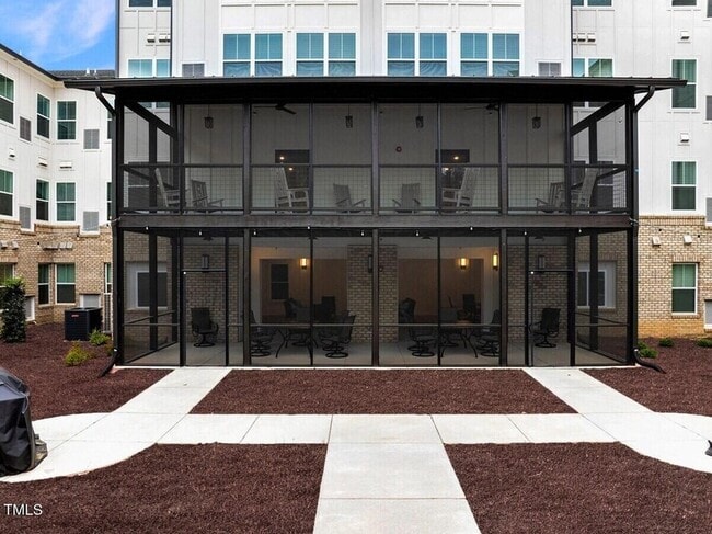 Foto del edificio - 1001 Mulford Ct