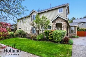 Building Photo - 319 NW Wildwood St